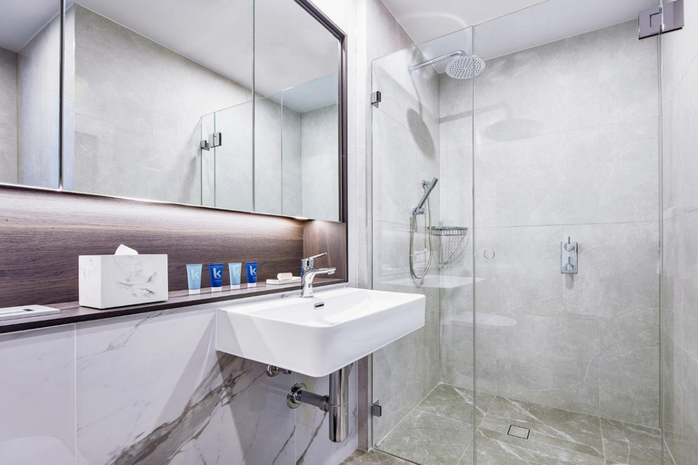 Bathroom 18