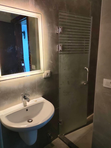 Bathroom 4, Porto said apartment , Al-Manasrah
