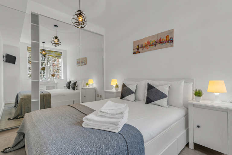 Bedroom 3, Contemporary Apartments Chelsea, London