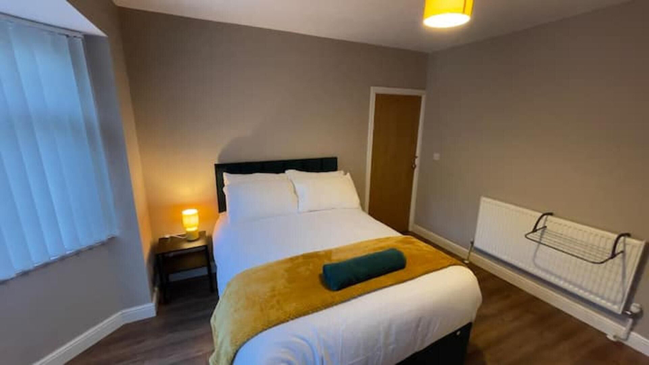 Room 3, Cosy 3-bed House in Birmingham With Free Parking, Sandwell