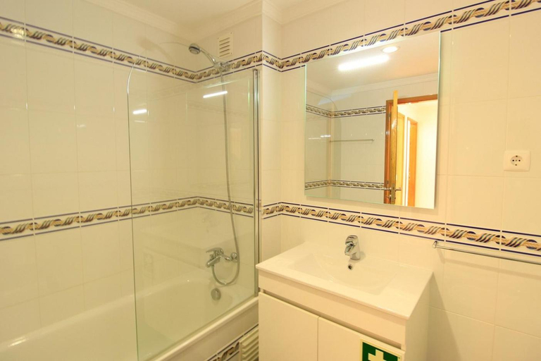 Bathroom 4, Armacao de Pera Brightness With Pool by Homing, Lagoa