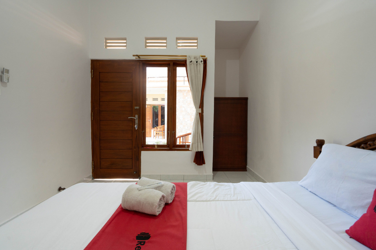 Bedroom 3, RedDoorz near Buleleng Harbour 2, Buleleng