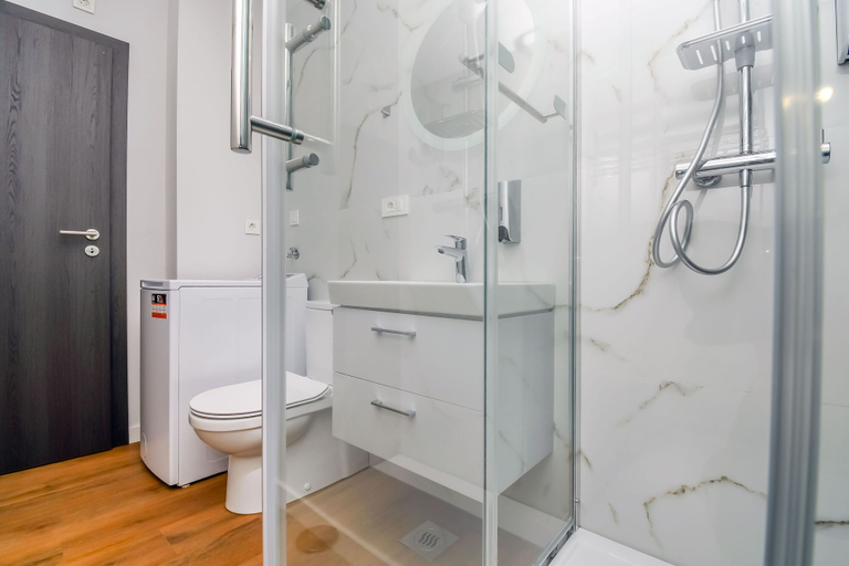 Bathroom 4, Apartments Neli, Okrug