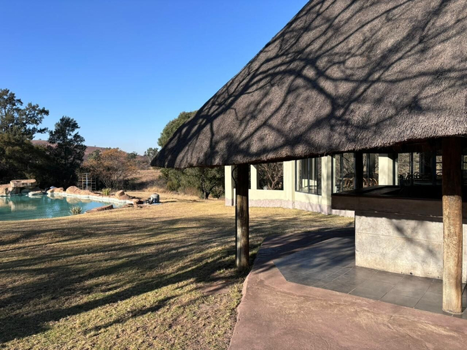 Outdoor pool, Shonalanga Valley Resort, City of Tshwane
