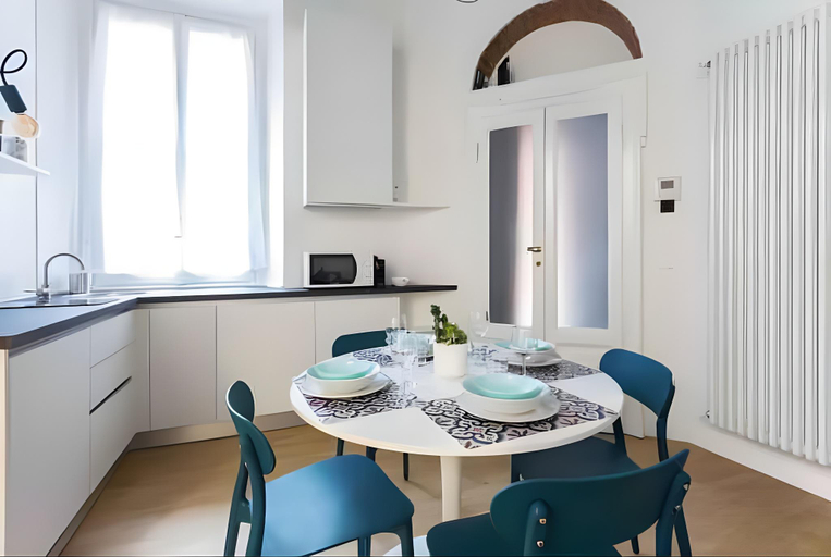 Others 3, Milanofierapartments: Correggio suite, Milano
