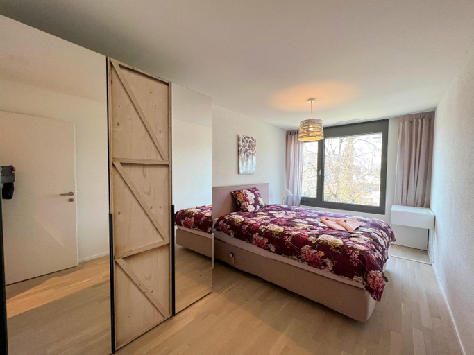 Lavish 4.5 rooms furnished apartment @Glattbrugg, Bülach