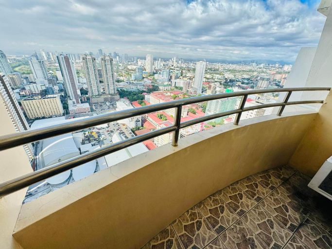 Exterior & Views 15