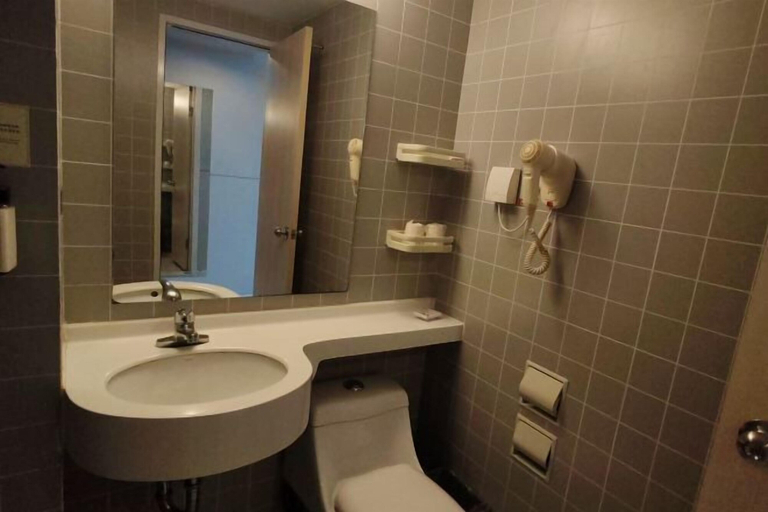 Bathroom 7