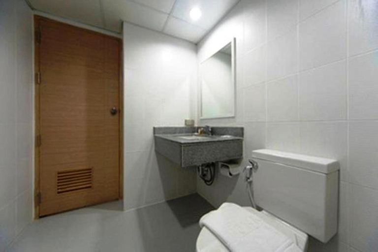 Bathroom 4