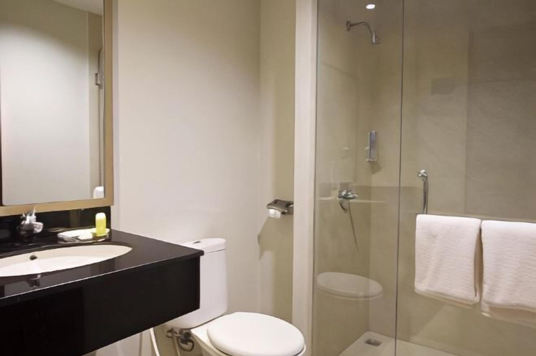 Bathroom 12