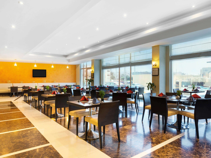 Food & Drinks 3, ibis Muscat, Bausher