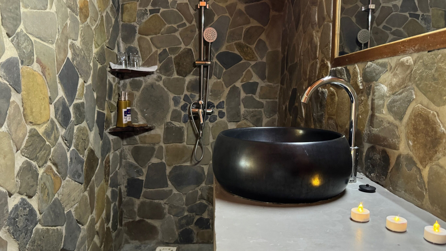 Bathroom 4, Veronika Resort Nosy Komba, Diana