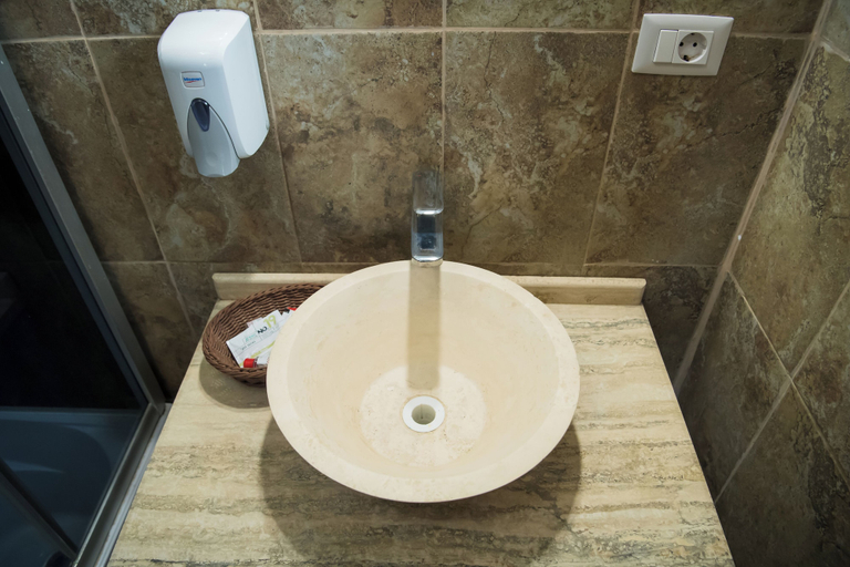 Bathroom 3, Mbi Travel Inn, Craiova