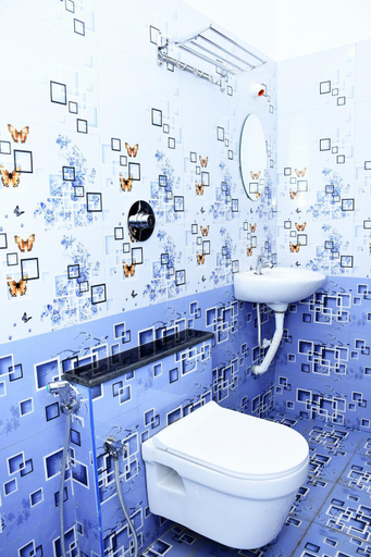 Bathroom 4, Blue Beach Homestay, Puducherry