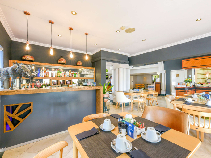 Food & Drinks 3, Mercure Johannesburg Midrand Hotel, City of Johannesburg