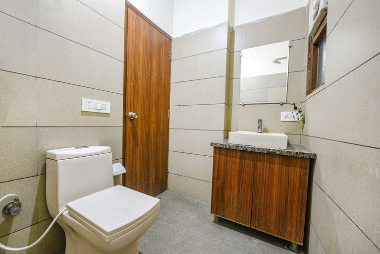 Bathroom, Fabhotel Savera Park, Amritsar