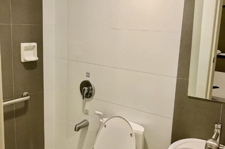 Bathroom 15