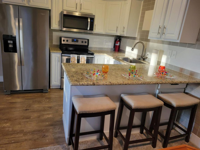 Facilities 3, HoneyHomes Spectacular View Home with Amenities, Pierce