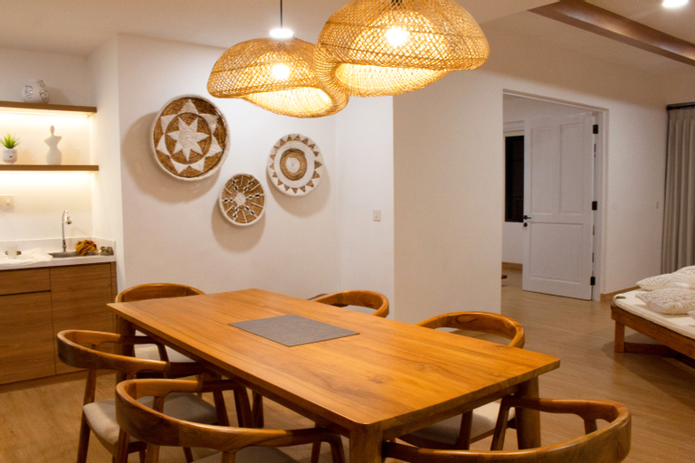 Dining Room 12