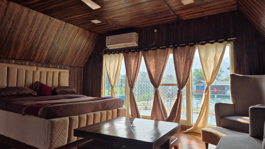 Bedroom, Da Shack, Mandi
