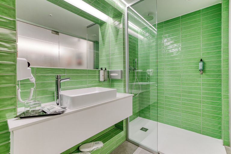 Bathroom 4, JL Hotel, St Julian's