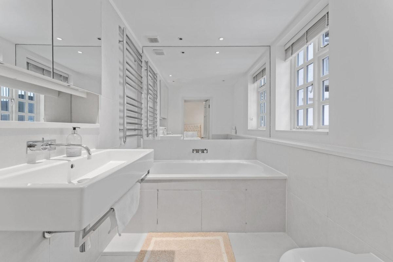 Bedroom 4, The Belgravia Place - Stunning & Bright 2BDR Home, London