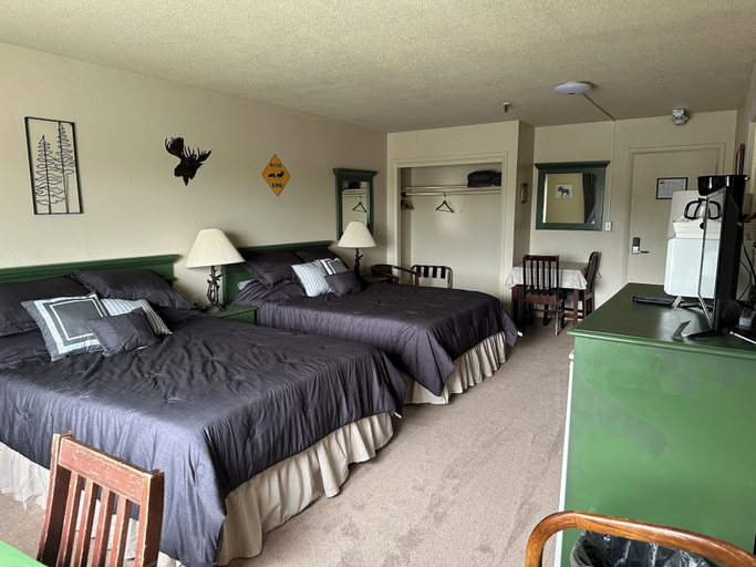 Bedroom 4, The Kenai Inn, Kenai Peninsula