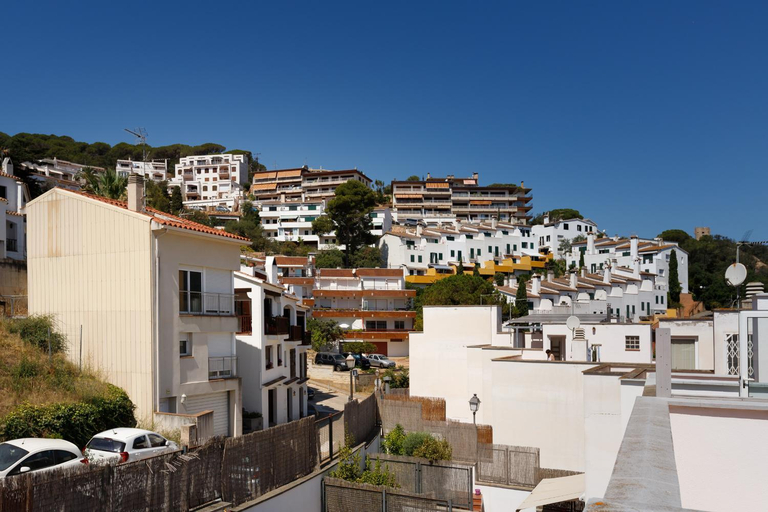 5, Lets Holidays Big terrace house with parking, Girona