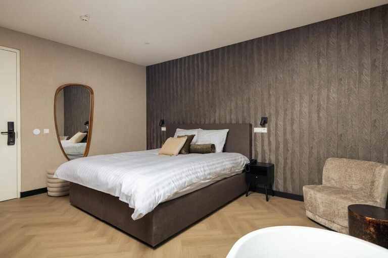 Bedroom 3, Hotel Twenty-Three Amsterdam Airport, Haarlemmermeer