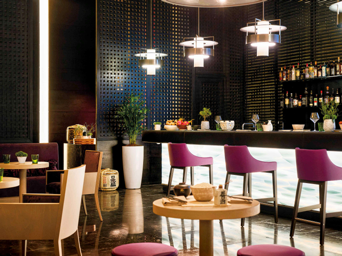 Food & Drinks 18