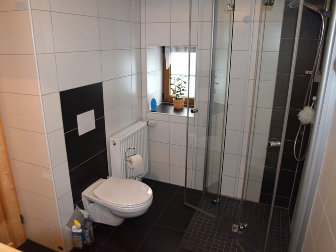 Others 4, Holiday home in Wilsecker with private terrace, Eifelkreis Bitburg-Prüm