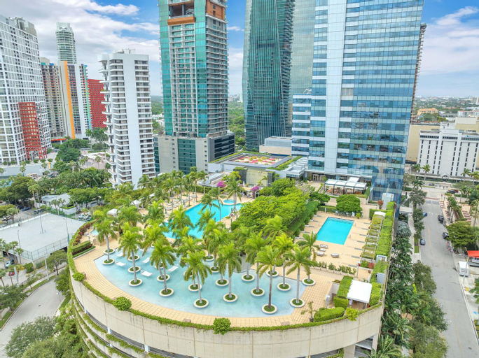 Private 2 Bedroom 2 Bath & King Studio Suites in the Four Seasons Hotel Miami, Miami-Dade