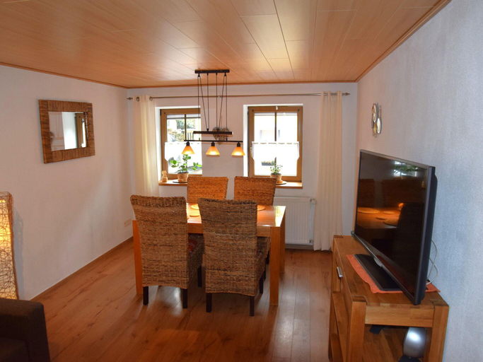 Others 4, Holiday home in Wilsecker with private terrace, Eifelkreis Bitburg-Prüm