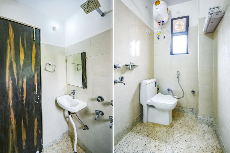 Bathroom, FabHotel The Yashoobhumi, Delhi