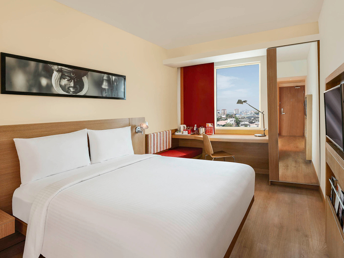 Bedroom 2, ibis Kochi City Centre, Ernakulam