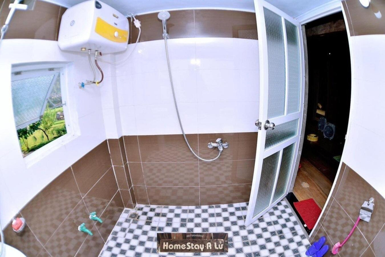 Bathroom 4, A Lử Homestay, Trek, Bus & Motorbike Yen Bai, Mù Căng Trai