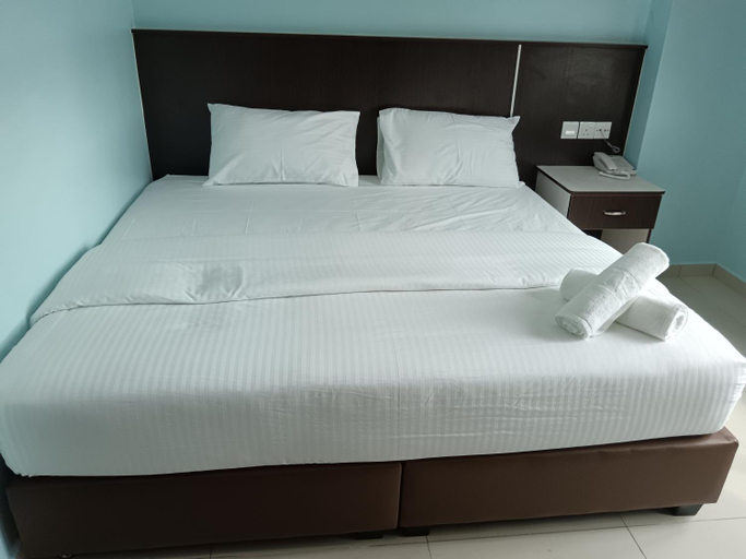 Bedroom 2, river hotel, Larut and Matang