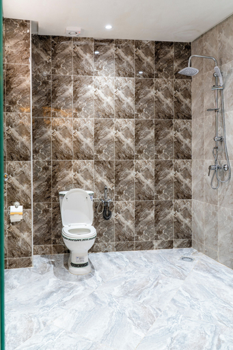 Bathroom 4, Blue Vista Hotel