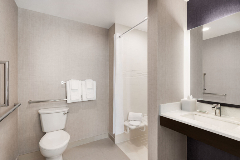 Bathroom 10