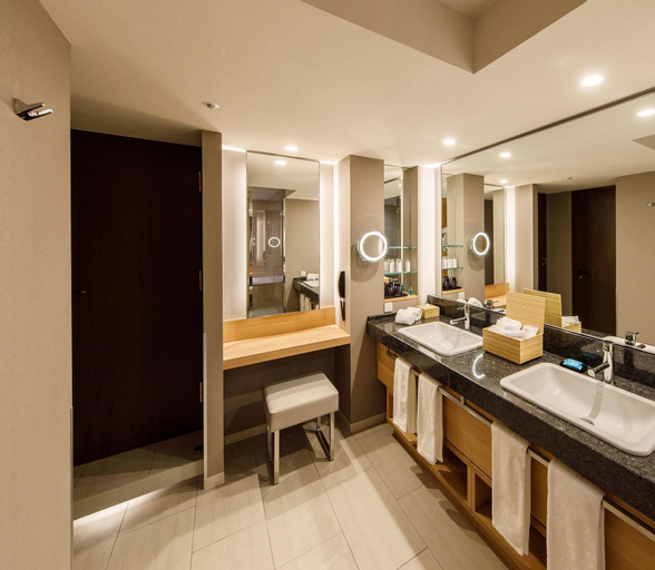 Bathroom 23