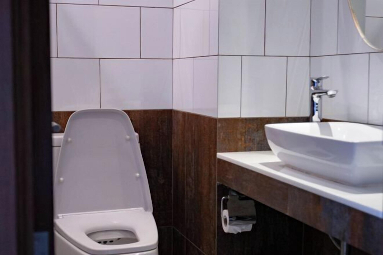 Bathroom 7