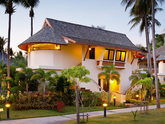 Exterior 15