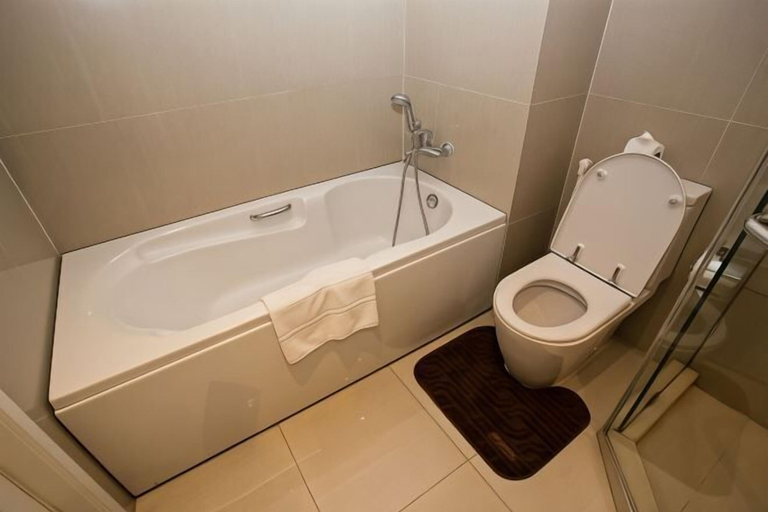 Bathroom 7