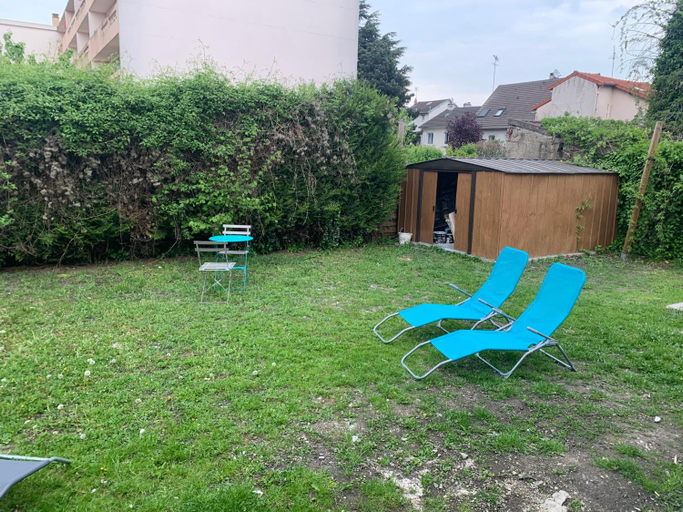 Others 5, Villa Tenjin chambre 2, Seine-Saint-Denis