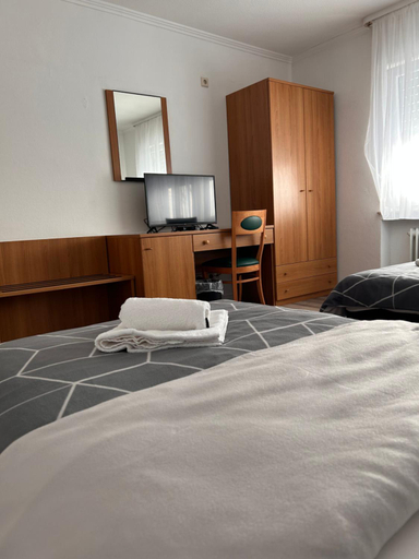 Bedroom 3, Hotel & Restaurant Dalmacija Polch, Mayen-Koblenz