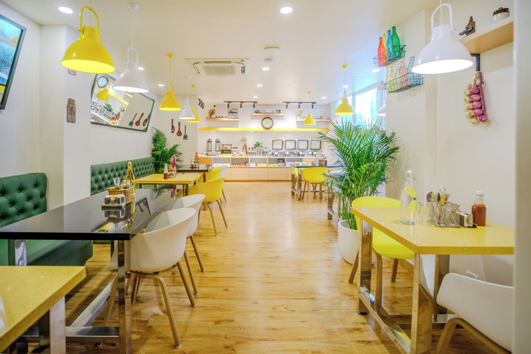 Food & Drinks 5, Bloom Hotel - HAL Old Airport Rd, Bangalore