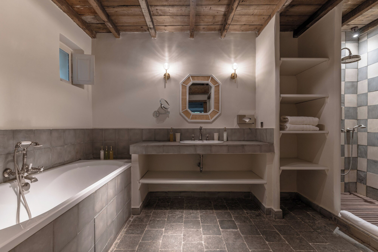 Bathroom 5, Les Petites Maisons - Hameau des Baux, Bouches-du-Rhône