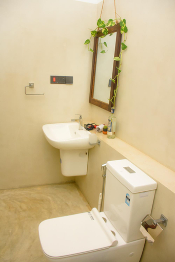 Bathroom 3, Oshans Home - Guest House - Polhena, Matara Four Gravets