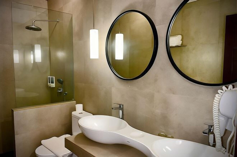 Bathroom 23