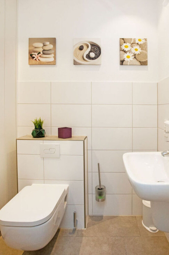 Bathroom 3, "levke" in Residence on the South Beach, Leer